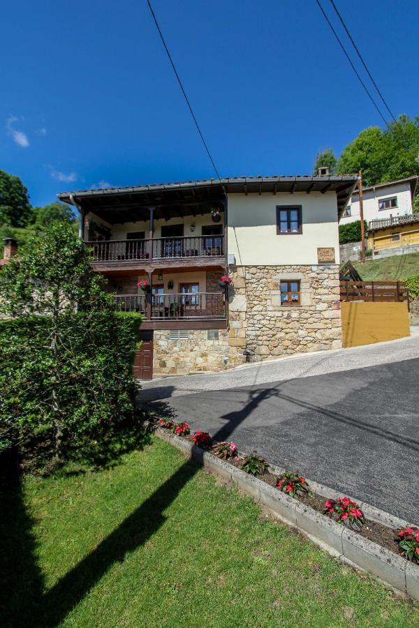 Apartamentos 'Los Balcones De Nieda 2' Onís Esterno foto