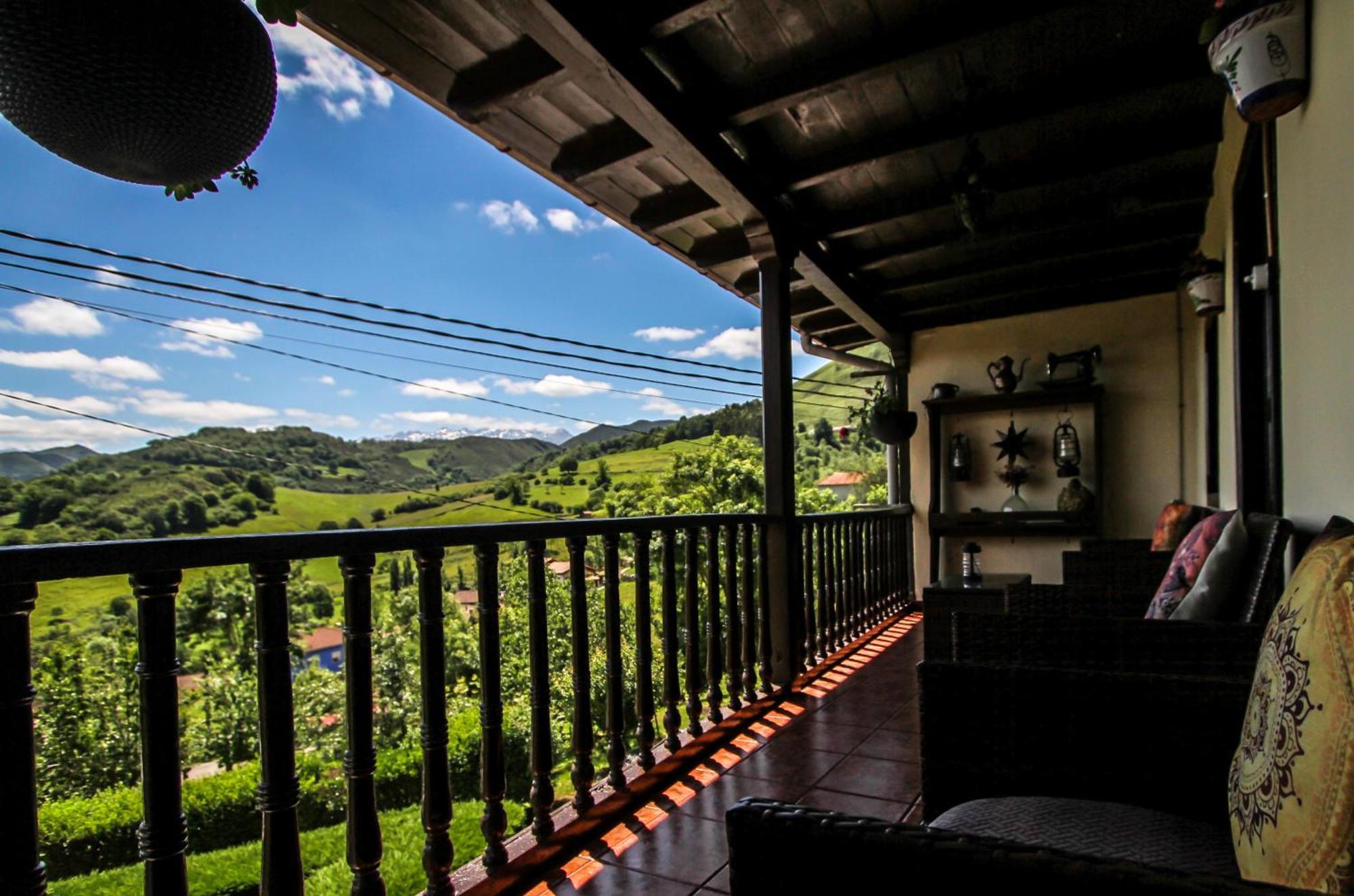 Apartamentos 'Los Balcones De Nieda 2' Onís Esterno foto